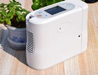 MOBILNÍ OXYGENERÁTOR KINGON 5L/2KG s certifikátem FAA