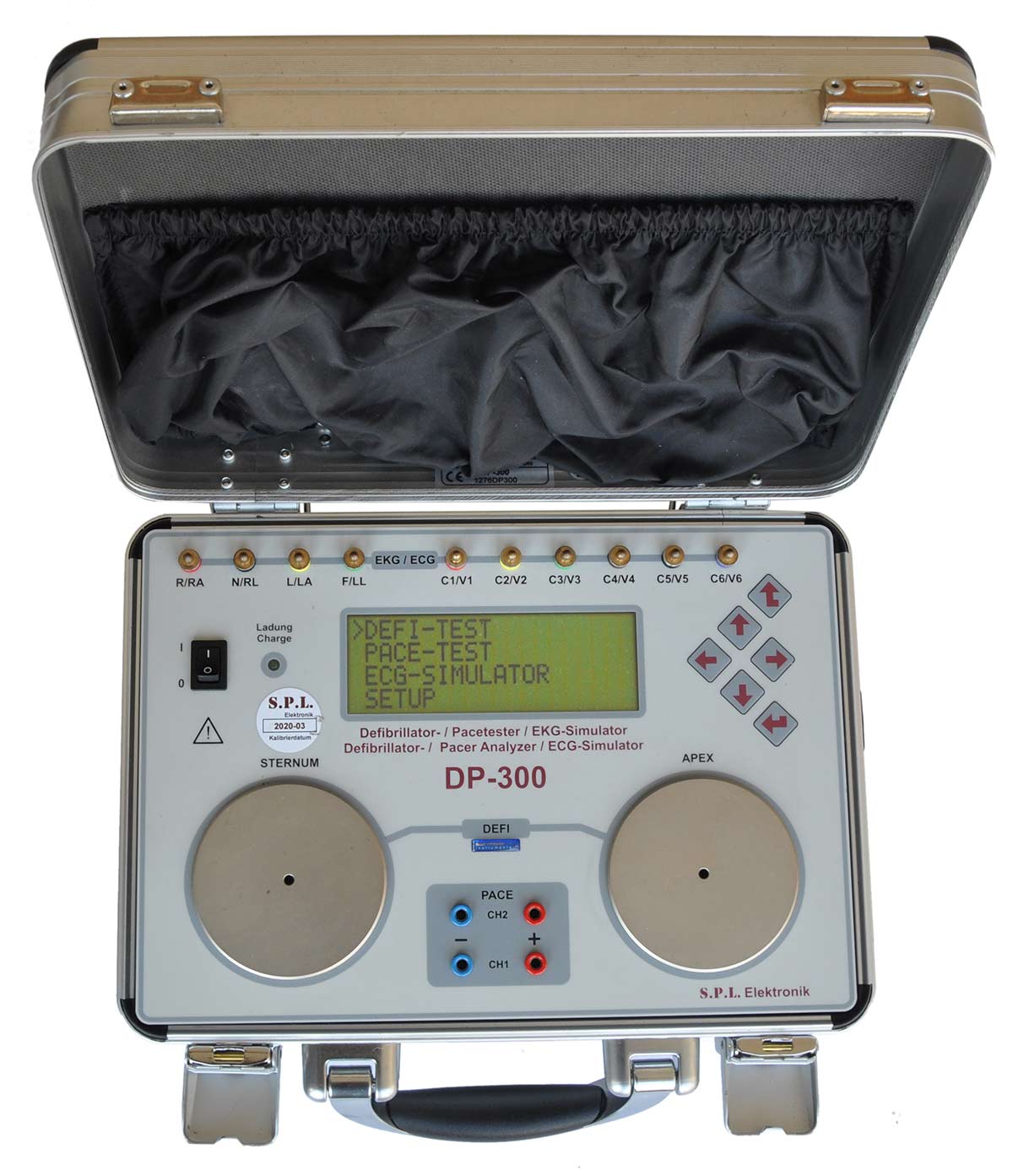 SPL Elektronik DP-300 používáme k testování difibrilátorů a kardiografů